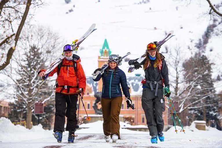 Your Guide to Skiing & Snowboarding at UM