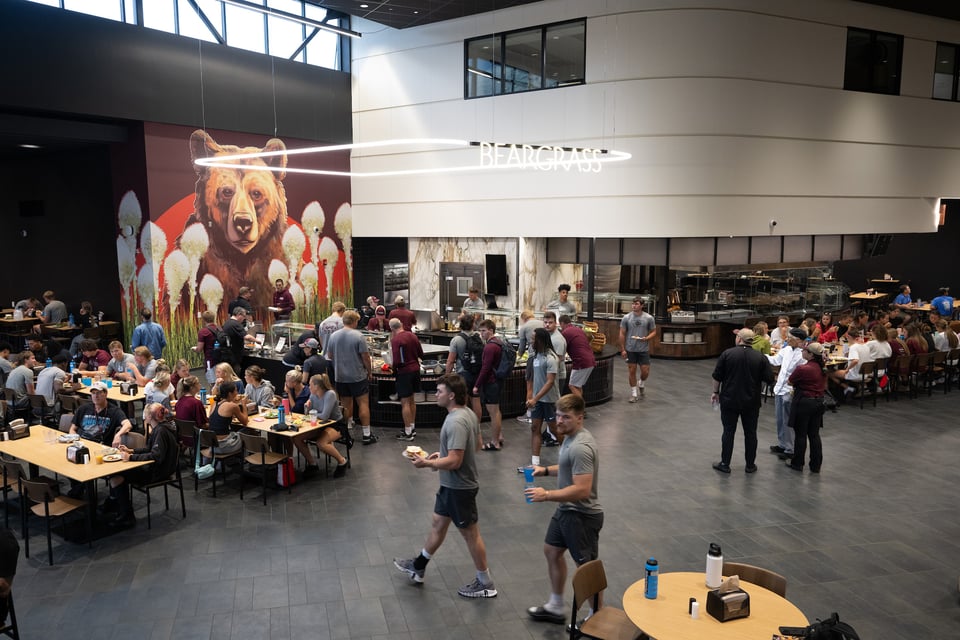 20240805_dining_hall_4177_rb