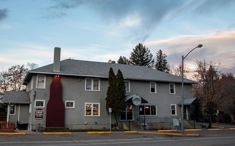 Exterior of the Liquid Planet restaurant located on Arthur Avenue across from the UM campus
