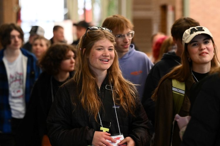 High school students tour UM