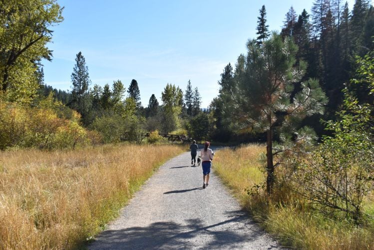 Hikers on the Rattlesnake Corridor Trail