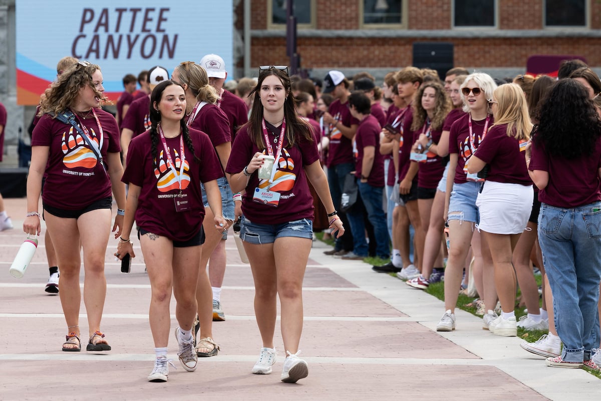 A group of students participating in the Big Sky Experience orientation week